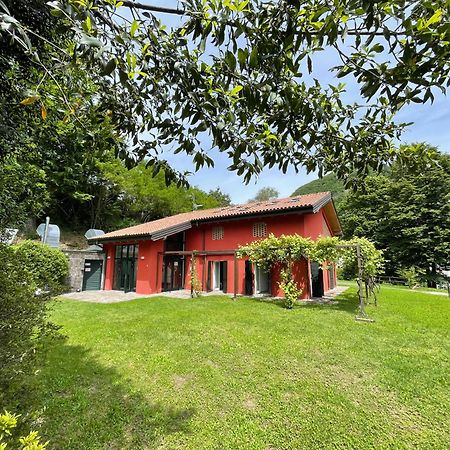 Ostello Casa Rossa Лавено-Момбело Екстериор снимка